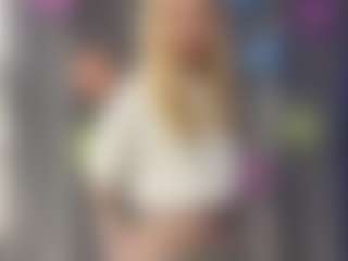 Live cam show with ColetteBasinski - Flashing on sexytreat.net