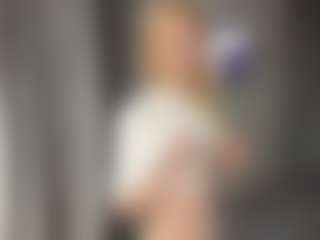 Live cam show with ColetteBasinski - Mature on StripNow