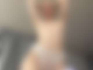 Live cam show with ColetteBasinski - Camel Toe on Chatstar