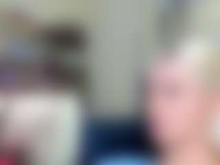 queenofthenighttt MILF webcam performer live streaming