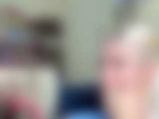 queenofthenighttt MILF webcam performer live streaming