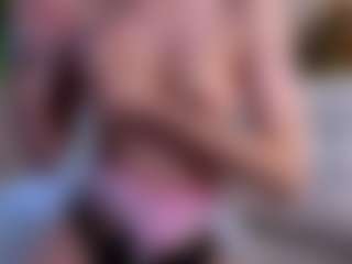 Live cam show with SuellenSchoonover - Brown Hair on livesuperchat.net