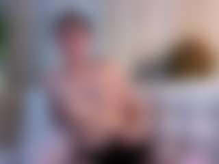 Live cam show with SuellenSchoonover - Upskirt on Camsoda