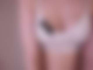 Live cam show with SuellenSchoonover - Teen (18+) on https://playwithruby.com