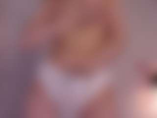 Live cam show with SuellenSchoonover - Glasses on SxyPornLive