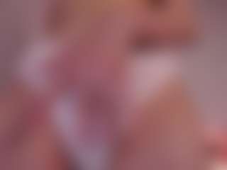 Live cam show with SuellenSchoonover - Glasses on boobsie.com