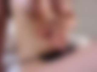Live cam show with SuellenSchoonover - College Brown Hair on Hubzter Live