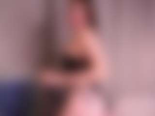 Live cam show with SuellenSchoonover - Upskirt on Chatstar