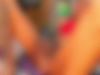 Live cam show with Andrea-Pop - Average on Dare Cams