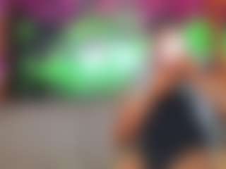 Live cam show with Andrea-Pop - Big Cock on TeamSkeetLive