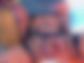 Live cam show with Andrea-Pop - Average on SinfulBabes