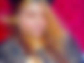 Live cam show with SunnyHoney - Skinny on CamwithHer