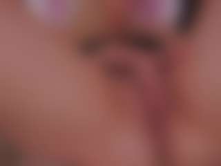 Live cam show with Chloe-Vibe - Skinny on liverealitysex.com