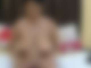 hotbabe35's Live Sex Cam Show