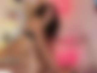 Live cam show with LaColorinaa - Tease on sexylive.show