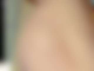 Live cam show with LaColorinaa - Brown Eyes on Camsoda