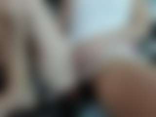 Live cam show with LaylaSia - Gagging on luckytryst.com
