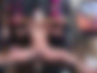Live cam show with lexxy-luu - Spank on WildCum