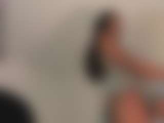 Live cam show with Melissa - Tease on Camsoda