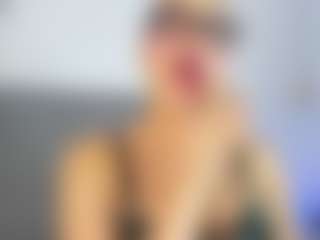 Live cam show with tokioshuang - Brown Eyes on Gym Cam Girls