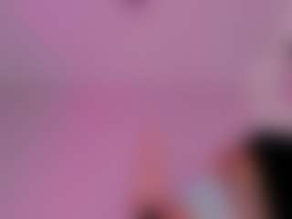 Live cam show with bansheescreams - Average on Camsoda