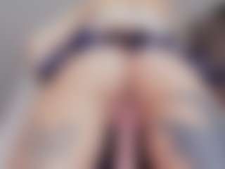 Live cam show with bansheescreams - Average on SinfulBabes
