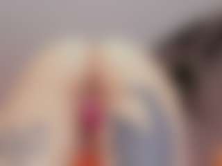 Live cam show with bansheescreams - Average on Camsoda