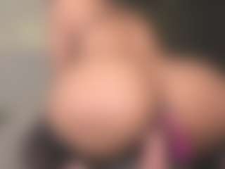 Luana's Live Sex Cam Show