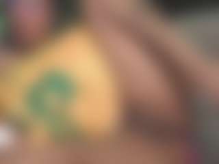 Luana's Live Sex Cam Show