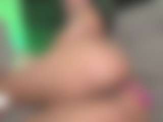 Luana's Live Sex Cam Show