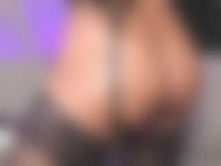 Luana's Live Sex Cam Show