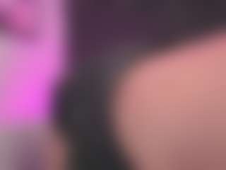 Luana's Live Sex Cam Show