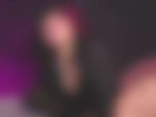 Luana's Live Sex Cam Show
