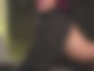 Luana's Live Sex Cam Show