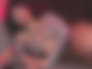 Luana's Live Sex Cam Show