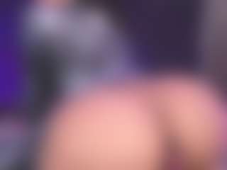 Luana's Live Sex Cam Show