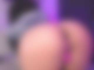 Luana's Live Sex Cam Show