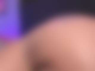 Luana's Live Sex Cam Show