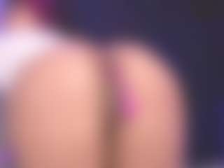 Live cam show with Luana - Brown Eyes Black on Camsoda