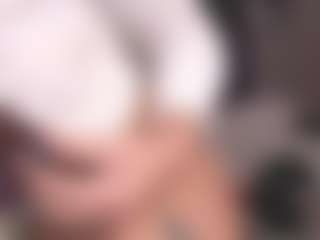 Live cam show with Luana - Strip on Camsoda