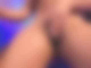 Luana's Live Sex Cam Show