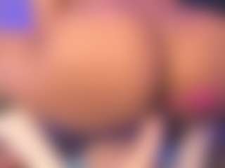 Luana's Live Sex Cam Show