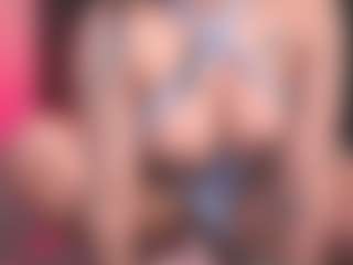 Luana's Live Sex Cam Show
