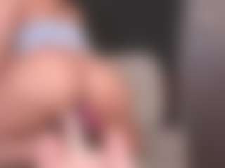 Luana's Live Sex Cam Show