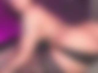 Luana's Live Sex Cam Show