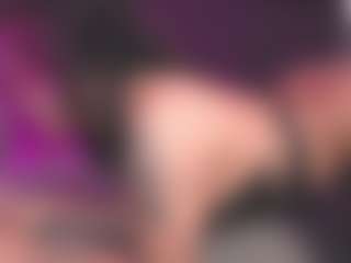 Live-Cam-Show mit Luana - Public Toys auf Camsoda