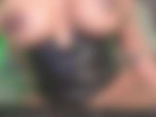 Luana's Live Sex Cam Show