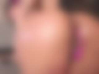 Luana's Live Sex Cam Show