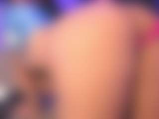 Luana's Live Sex Cam Show