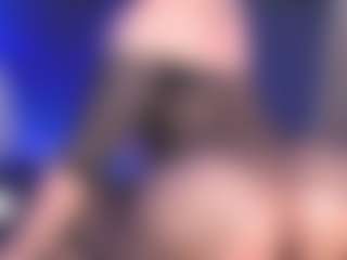 Luana's Live Sex Cam Show